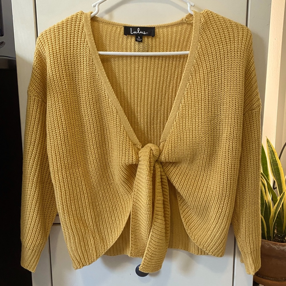 (New w/o tags) Lulu’s Mustard Yellow Front-Tie Sweater - Size Women’s Small